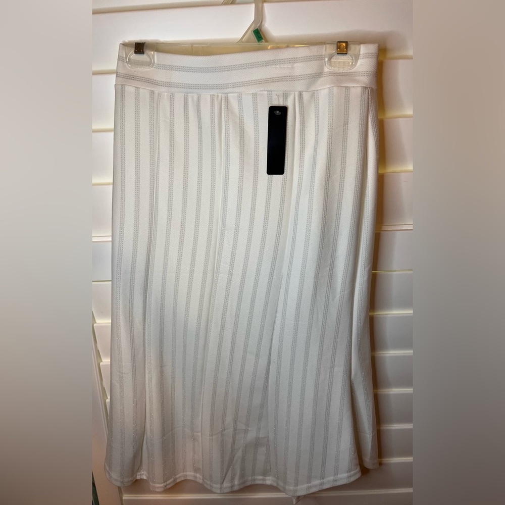Elegant White Striped Skirt